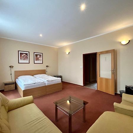 Hotel Rohac Трстена Экстерьер фото