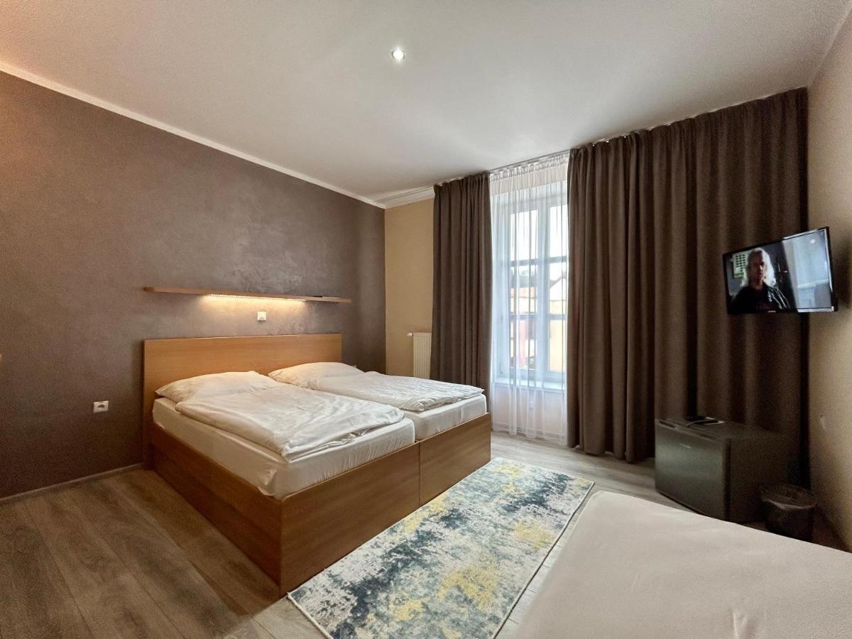 Hotel Rohac Трстена Экстерьер фото