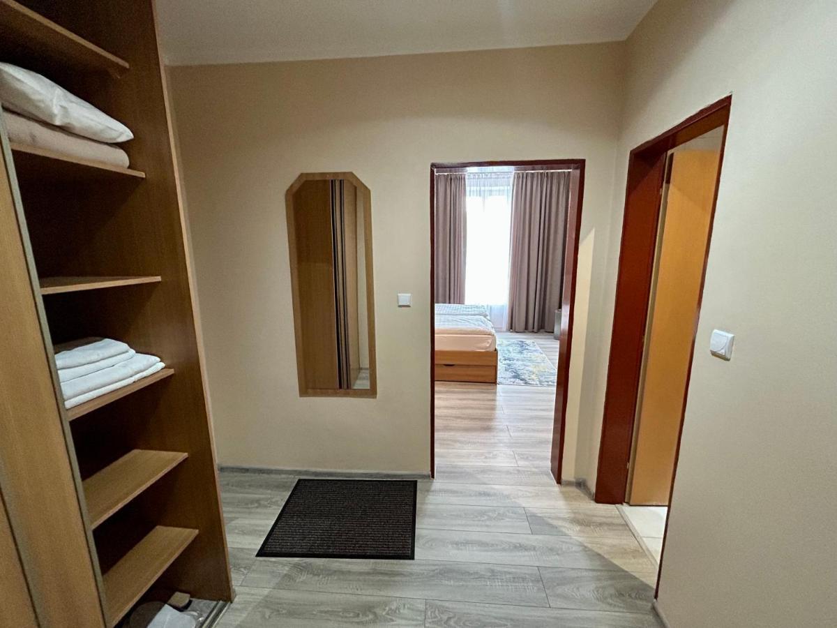 Hotel Rohac Трстена Экстерьер фото