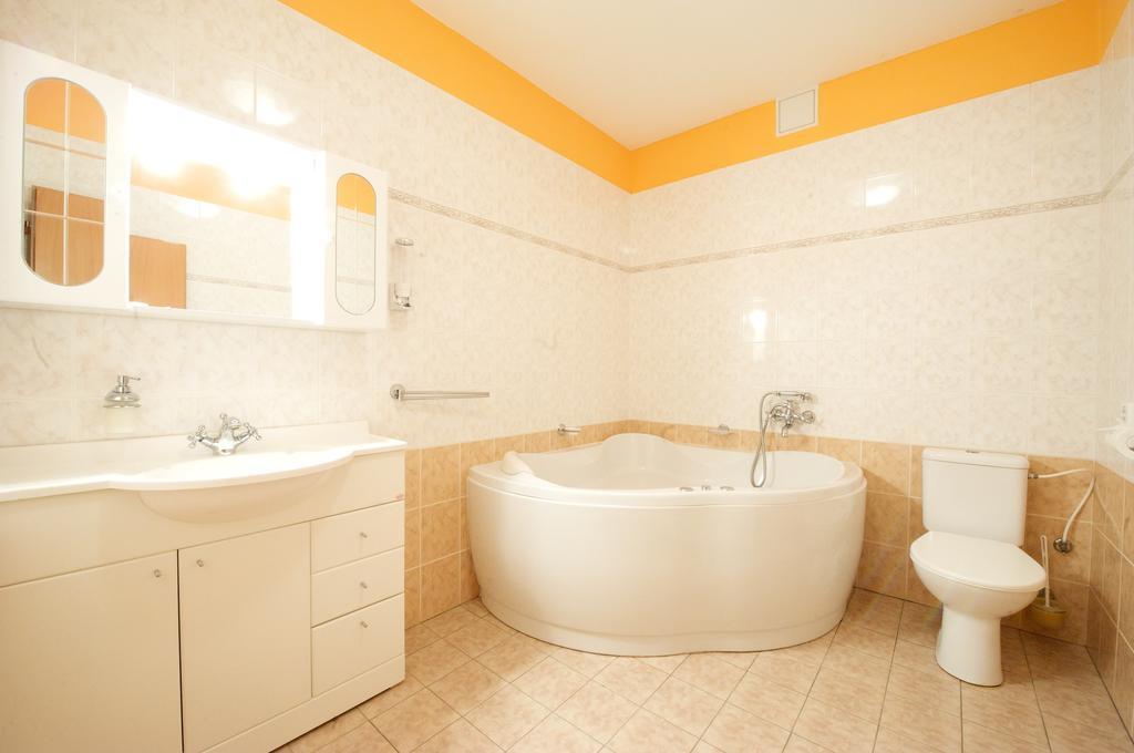 Hotel Rohac Трстена Экстерьер фото