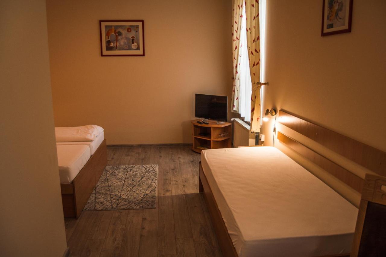 Hotel Rohac Трстена Экстерьер фото