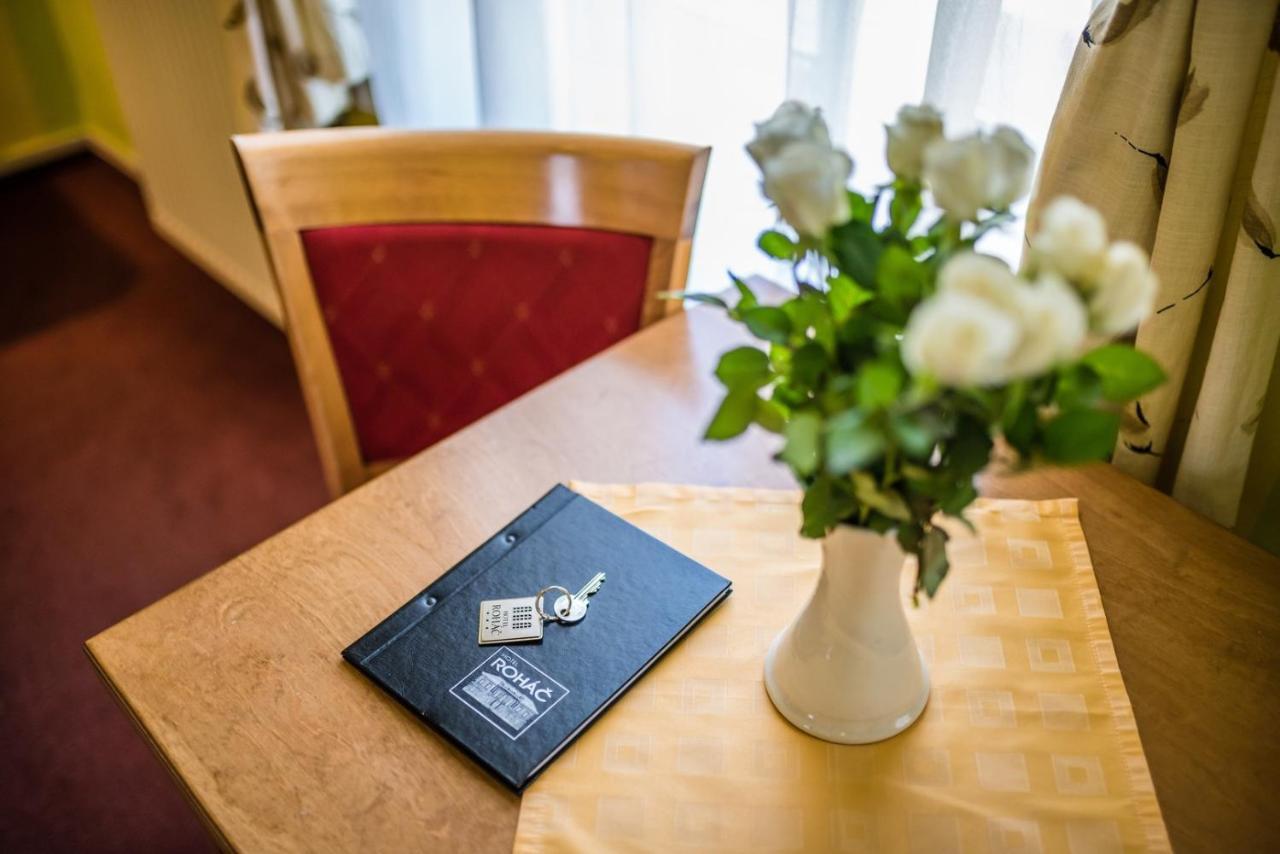 Hotel Rohac Трстена Экстерьер фото